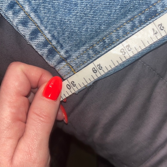 BDG high waisted mom jeans lightly distressed. 12 inch rise. 30 inch inseam. - Picture 5 of 6